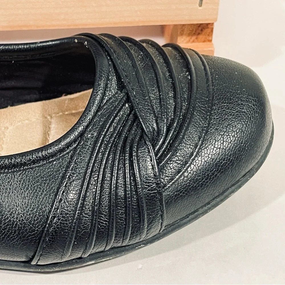 💥3/$50 White Mountain Black Vegan Leather Ballet Flats | Accent Band | EUC